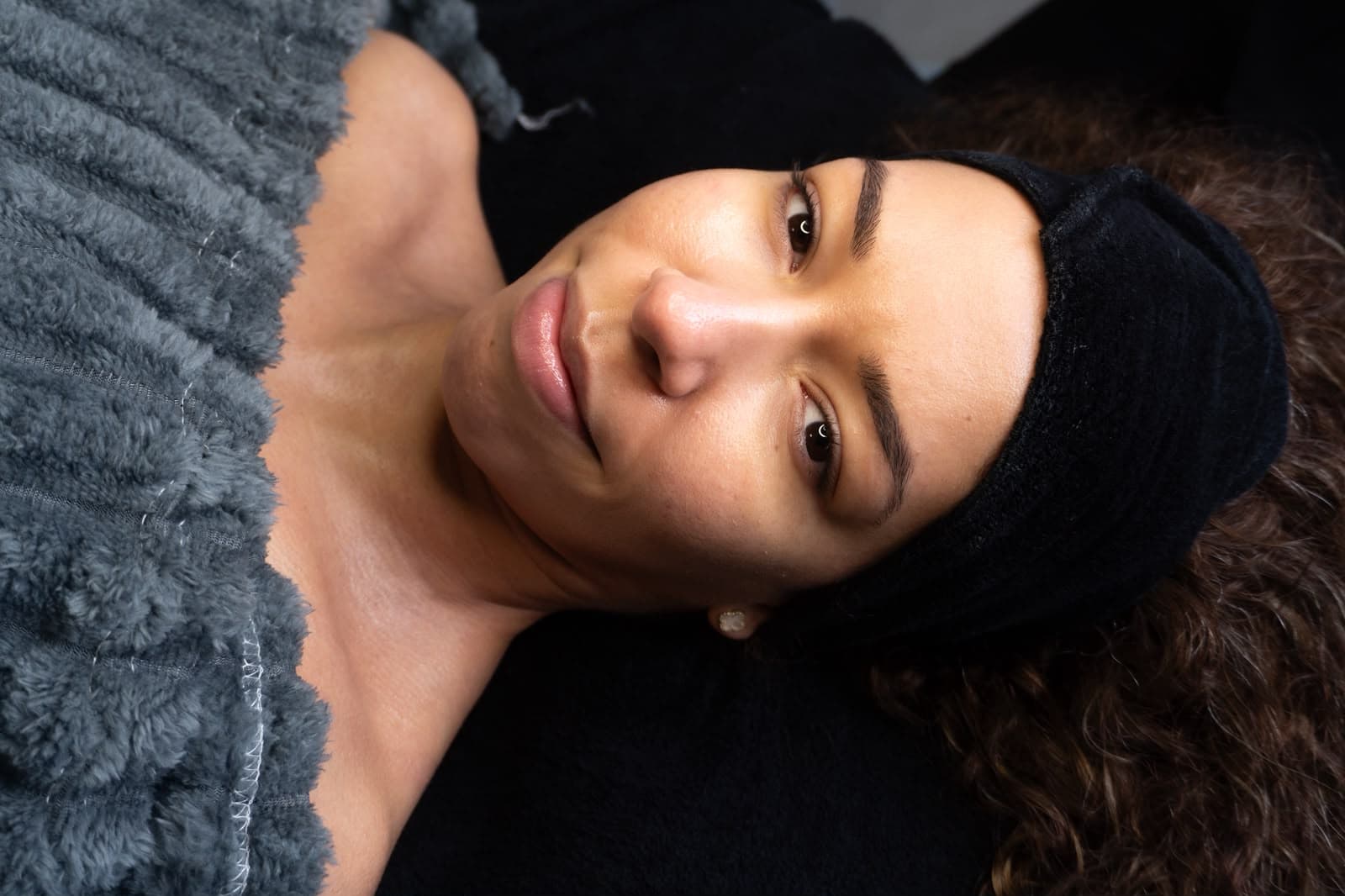 Stralende huid na huidanalyse en behandeladvies bij Beautybyyassz in Den Haag